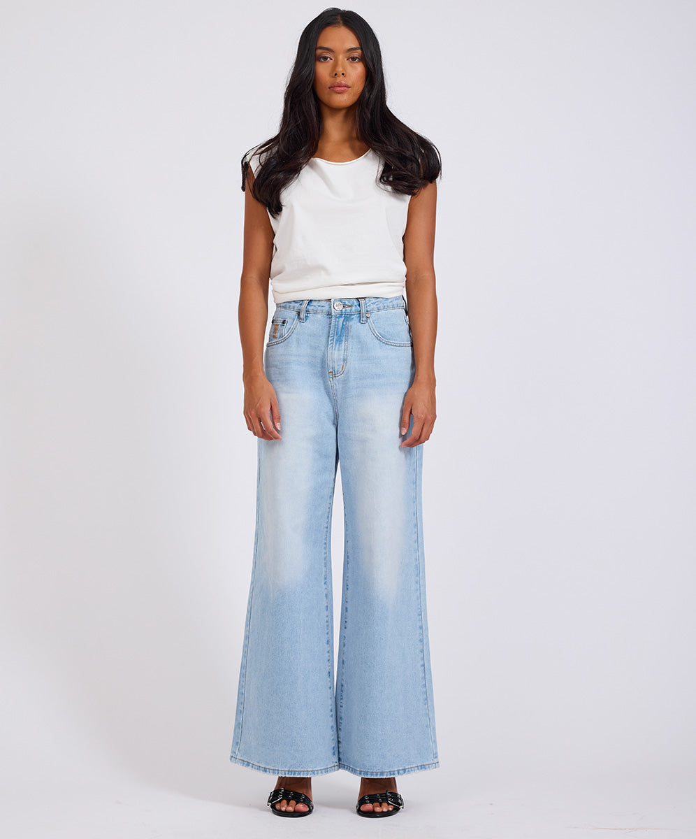 Women's Wide Leg Denim Jeans Love Machines Mid Waist Super Wide Leg Heartless Denim Jeans - Blue