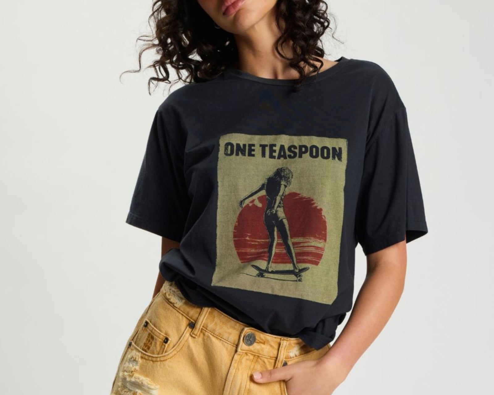 Skater Girl Boyfriend Tee - Black