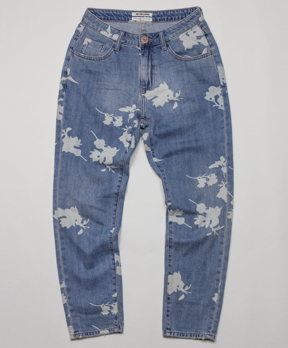 Products AWESOME BAGGIES HIGH WAIST STRAIGHT LEG JEANS
