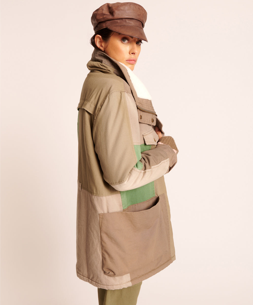 Products Defender Jacket - Khaki