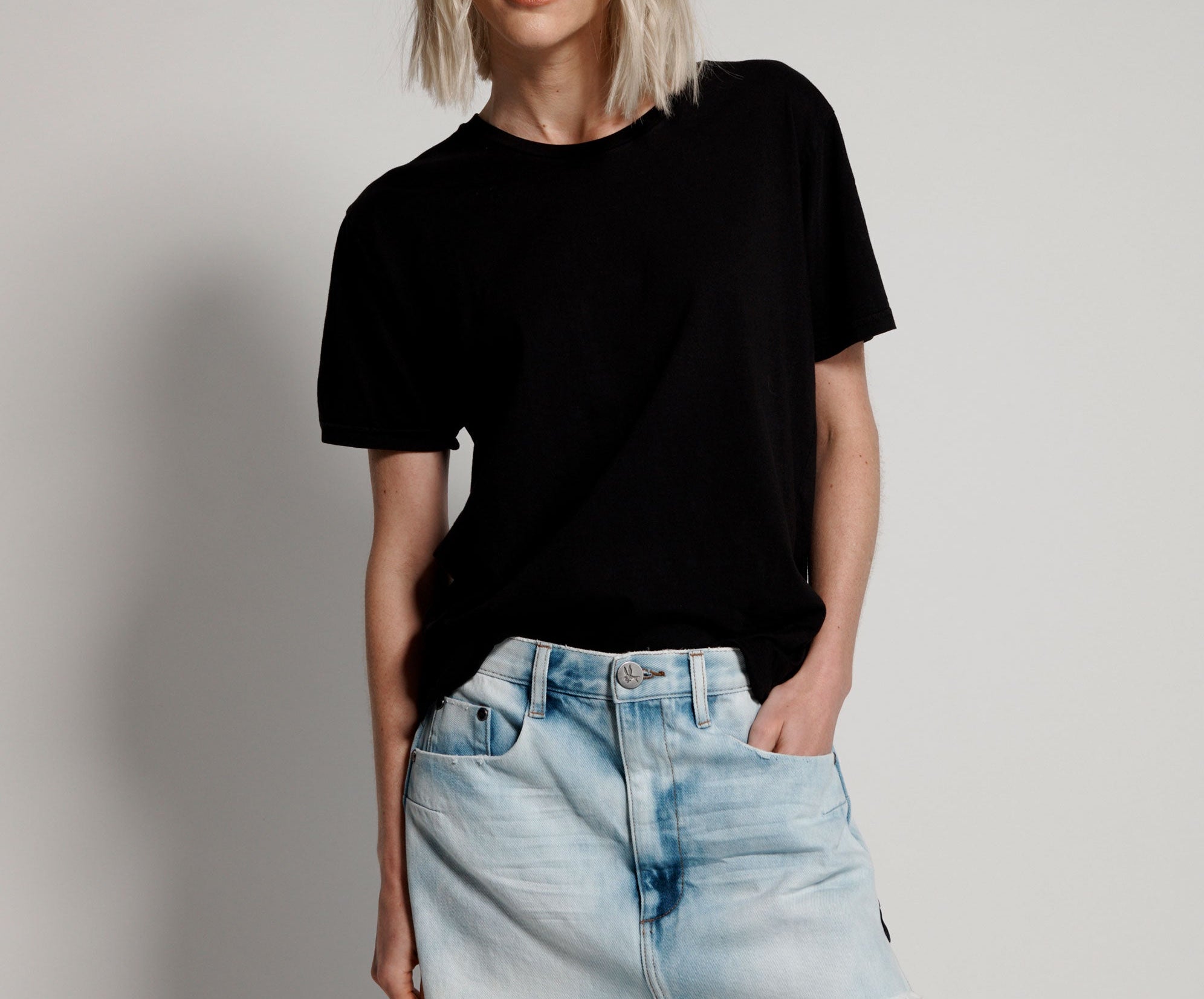 WILDE BLUE VANGUARD MID WAIST  RELAXED DENIM MINI