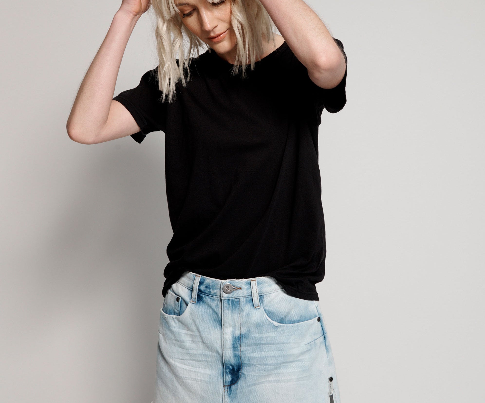 WILDE BLUE VANGUARD MID WAIST  RELAXED DENIM MINI