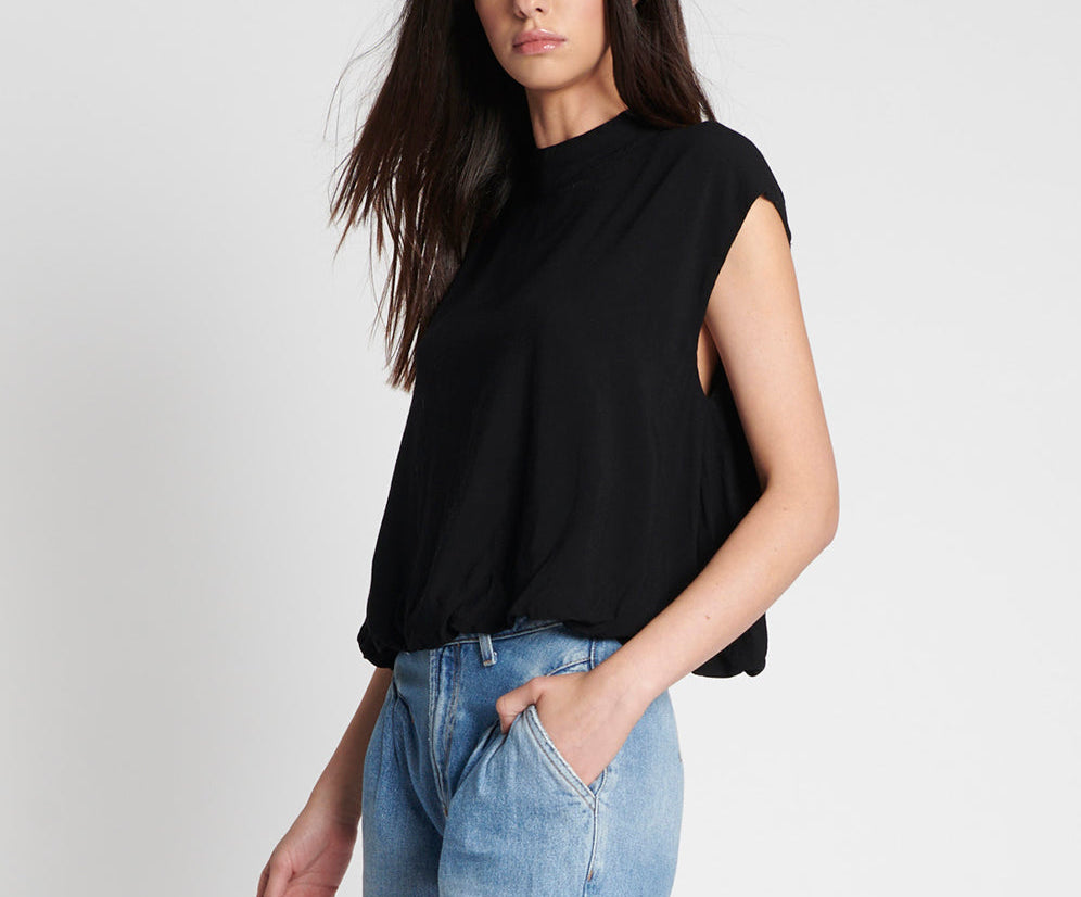 BLACK CREPE BUBBLE TOP