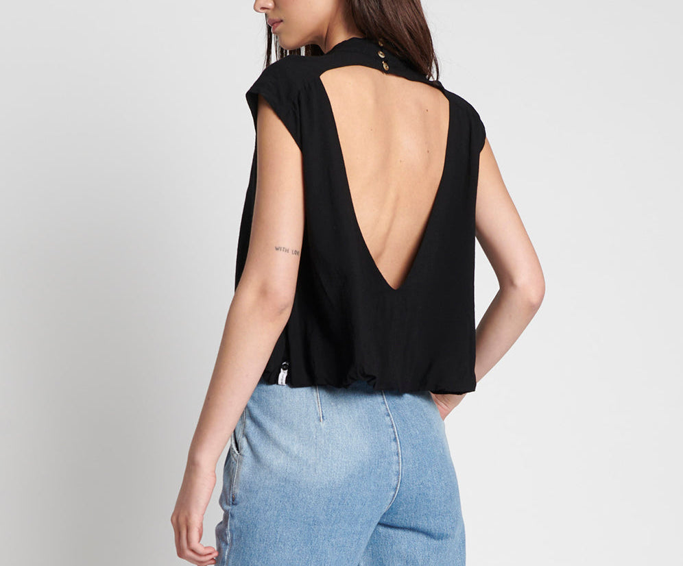 BLACK CREPE BUBBLE TOP