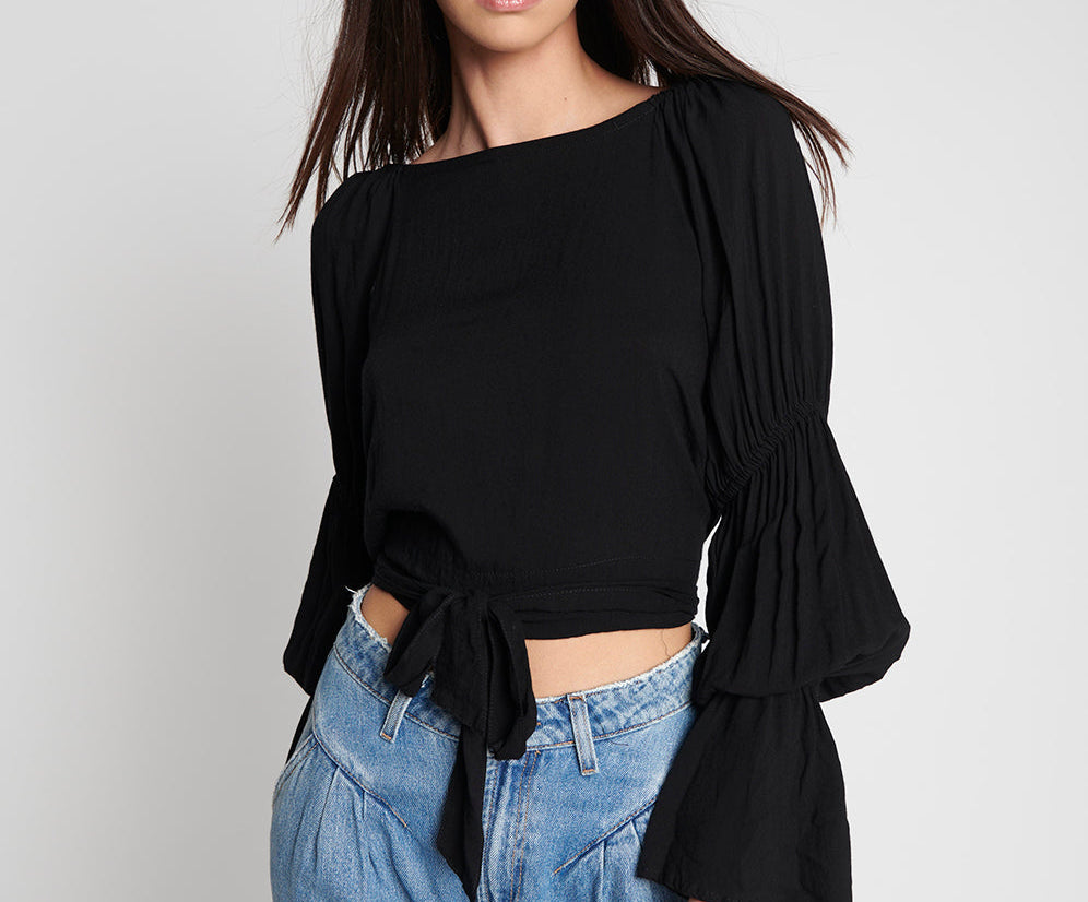 BLACK SUMMER NIGHTS CROP LONGSLEEVE TOP
