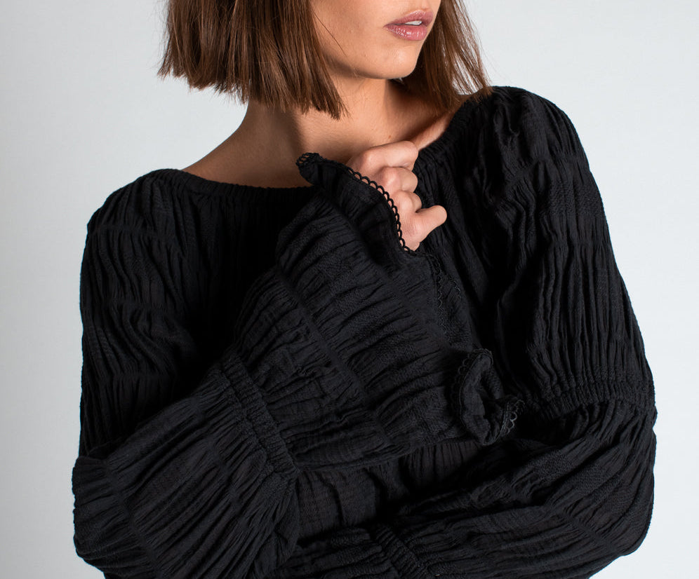 BLACK SUMMER NIGHTS CROP
