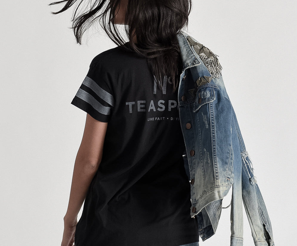 LE HUNT ONE TEE BLACK
