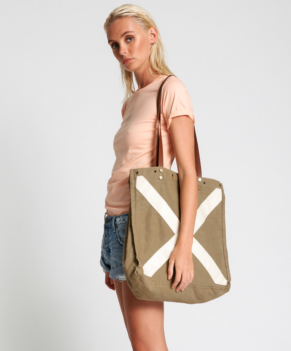 Products FEDERATION TOTE BAG