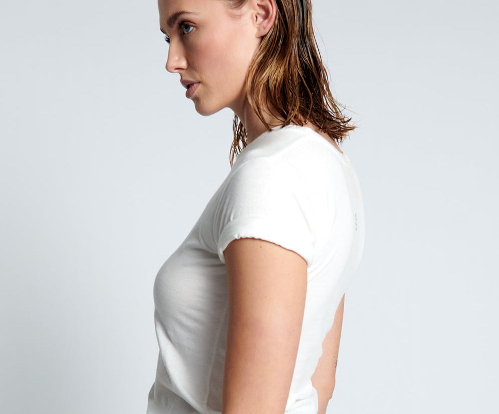 NATURAL WHITE BOWER BIRD ORGANIC FITTED TEE