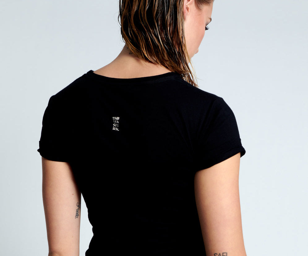 BLACK BOWER BIRD ORGANIC FITTED TEE