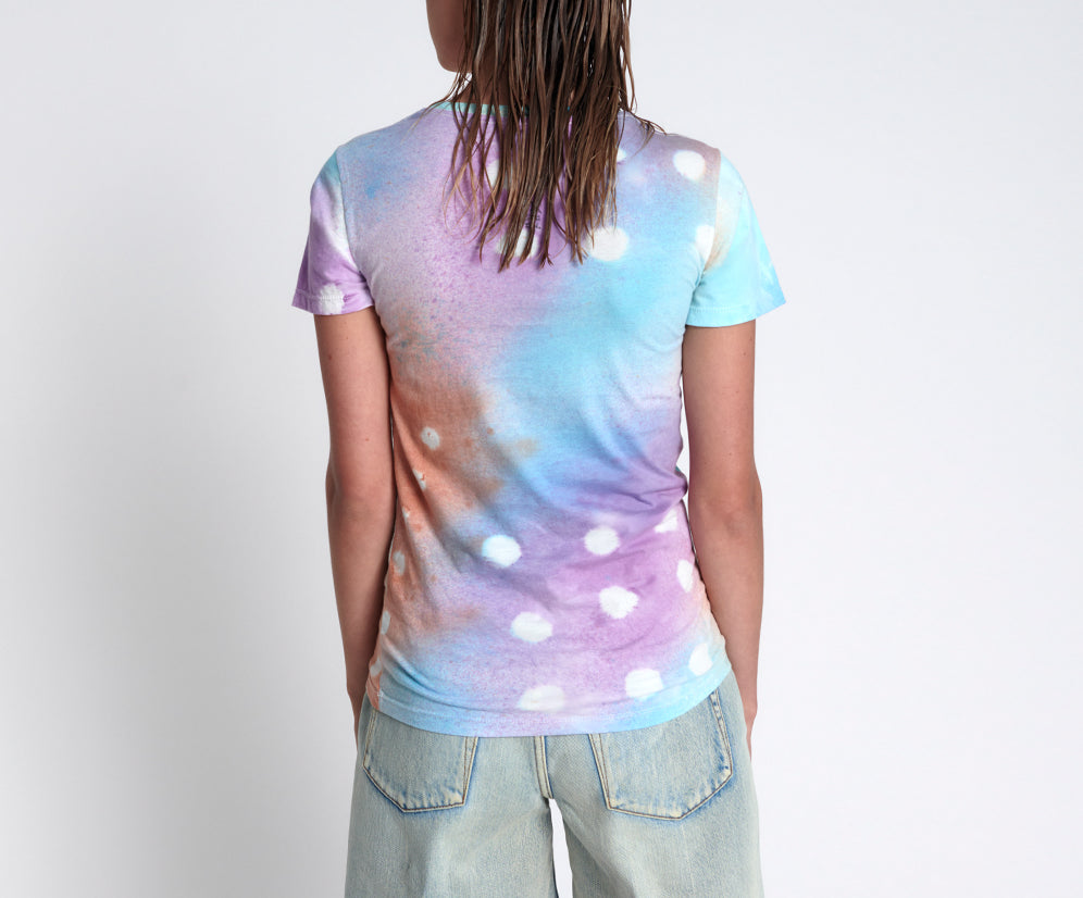 GRAFFITI TIE DYE ORGANIC FITTED TEE