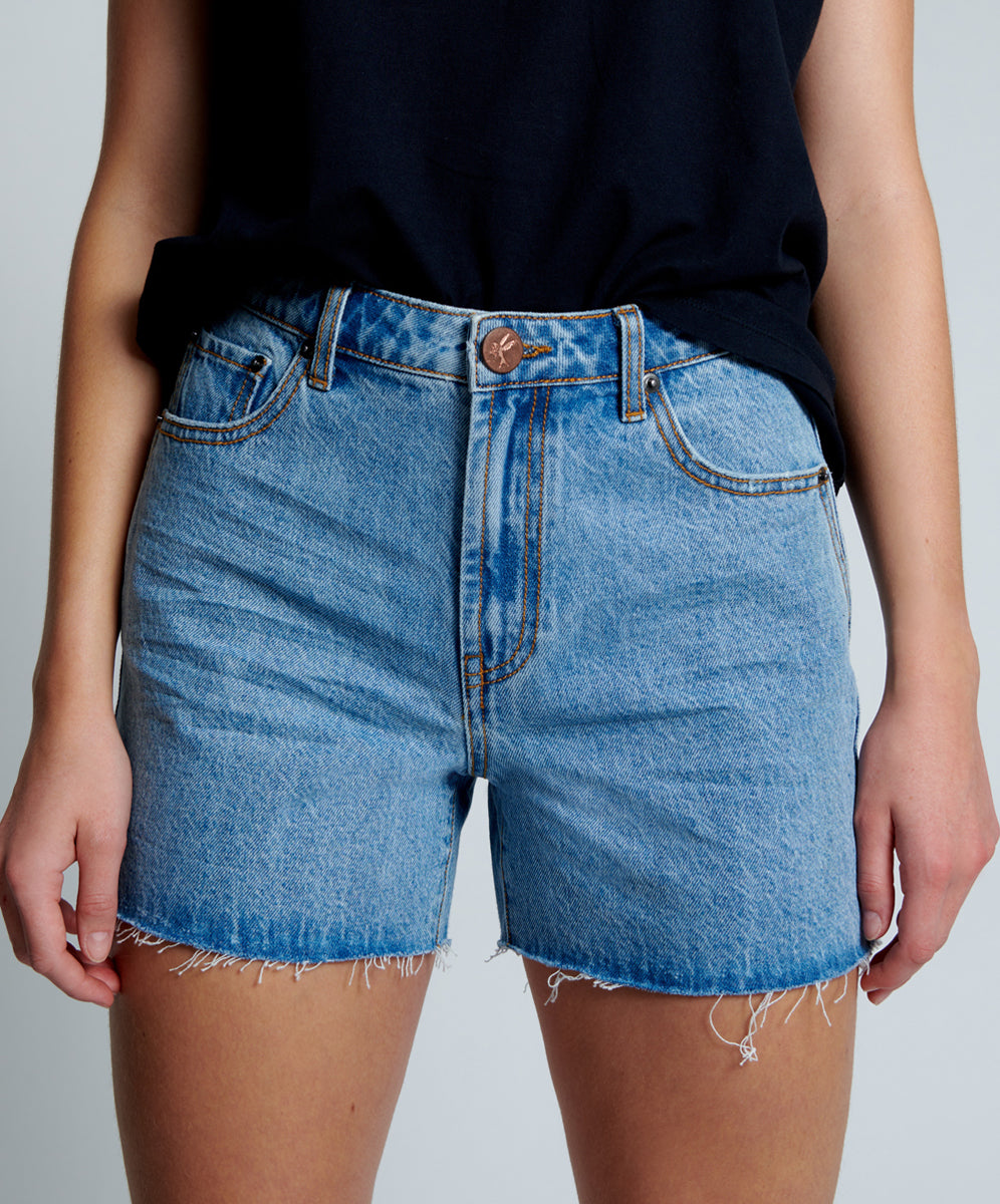 Products OCEAN LEGEND MOM FIT SHORTS