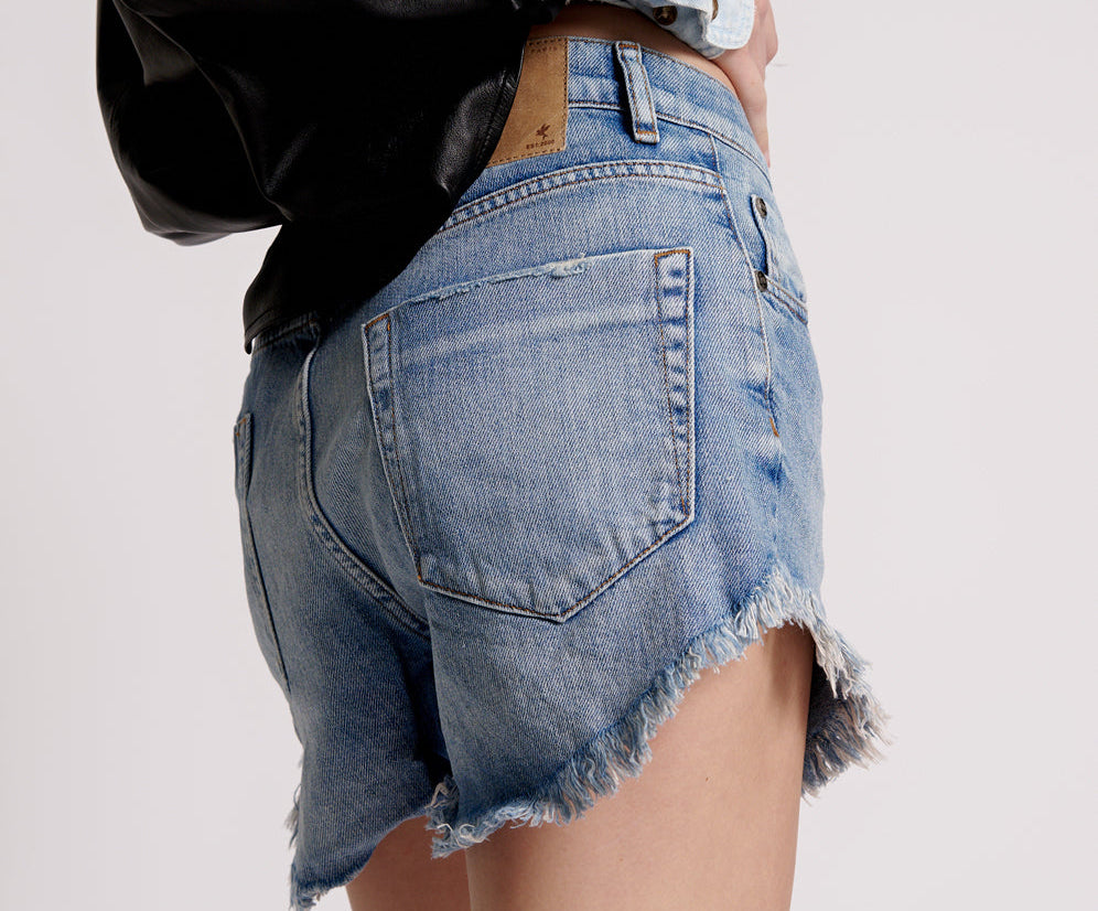 WORN OUT HENDRIXE OUTLAWS MID LENGTH DENIM SHORTS