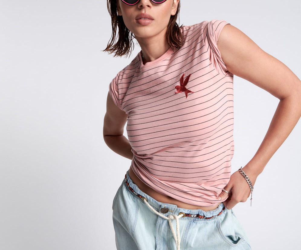 BOWER BIRD EMBROIDERED LOGO FITTED TEE PINK