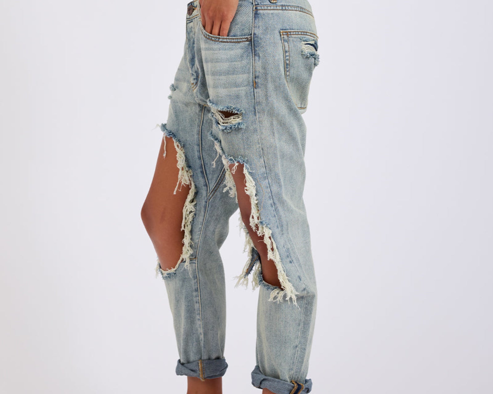 Saints Low Waist Boyfriend Denim Jeans - Montana