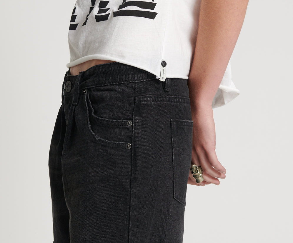 Shakers Low Waist Super Relaxed Denim Shorts - Black Oak