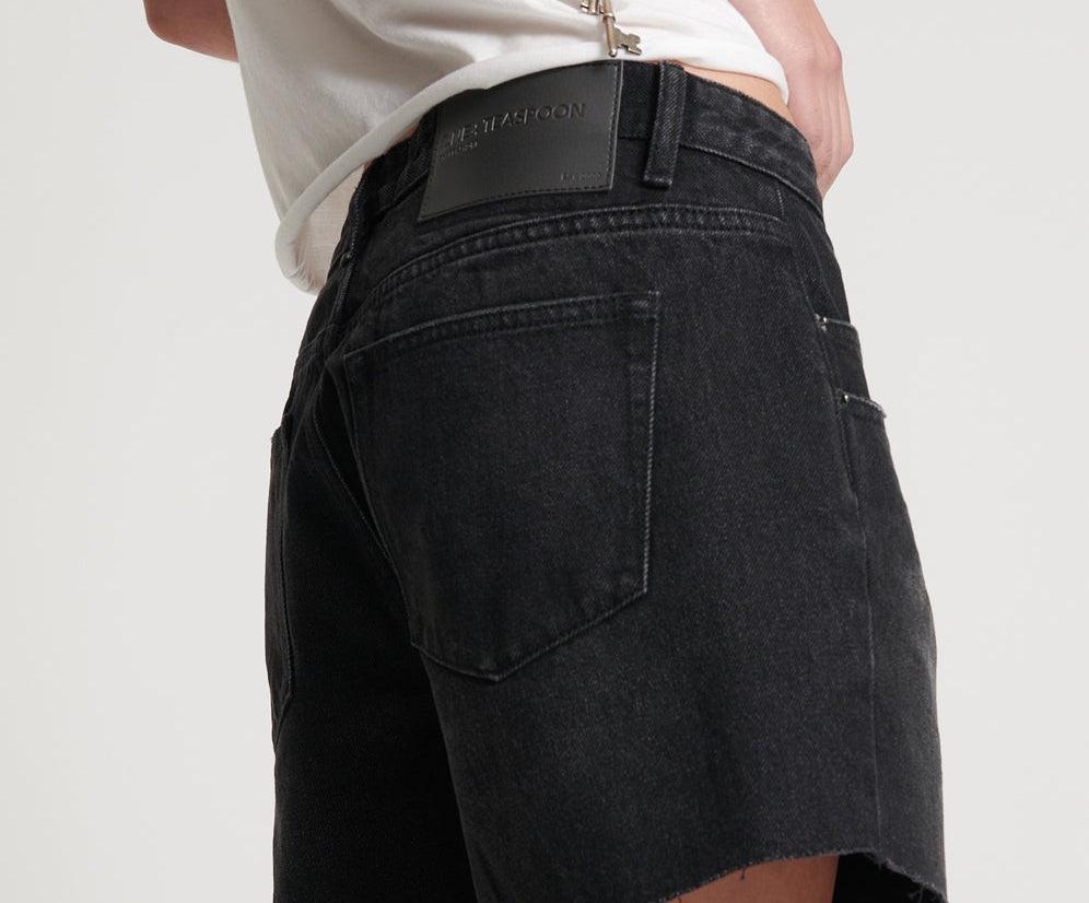 Shakers Low Waist Super Relaxed Denim Shorts - Black Oak