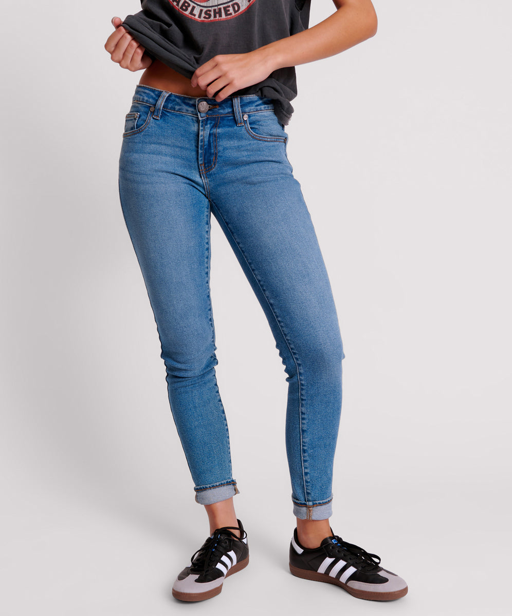 Rodeo Blue Denim Shorts Freebirds Ii Low Waist Stretch Skinny Denim Jeans - Dusty Blue