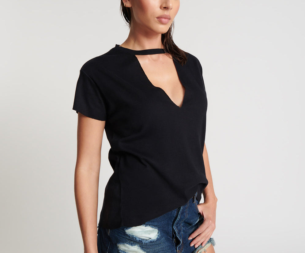 BLACK DEEP V CUT OUT TEE