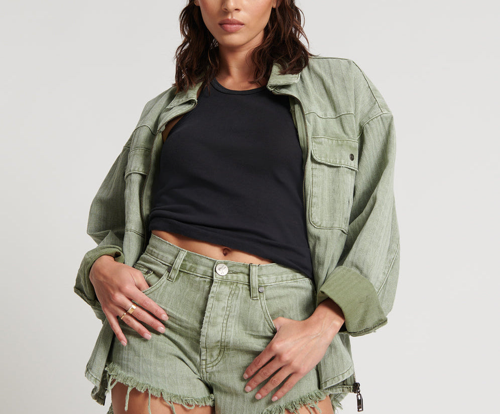 KHAKI LOGO JACQUARD OUTLAWS MID WAIST DENIM SHORTS