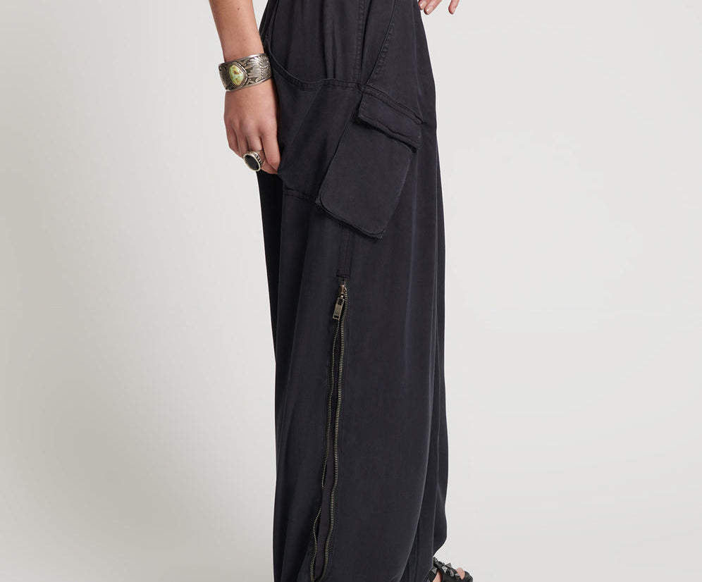 CHARCOAL TENCEL ZIPPED PARACHUTE PANTS