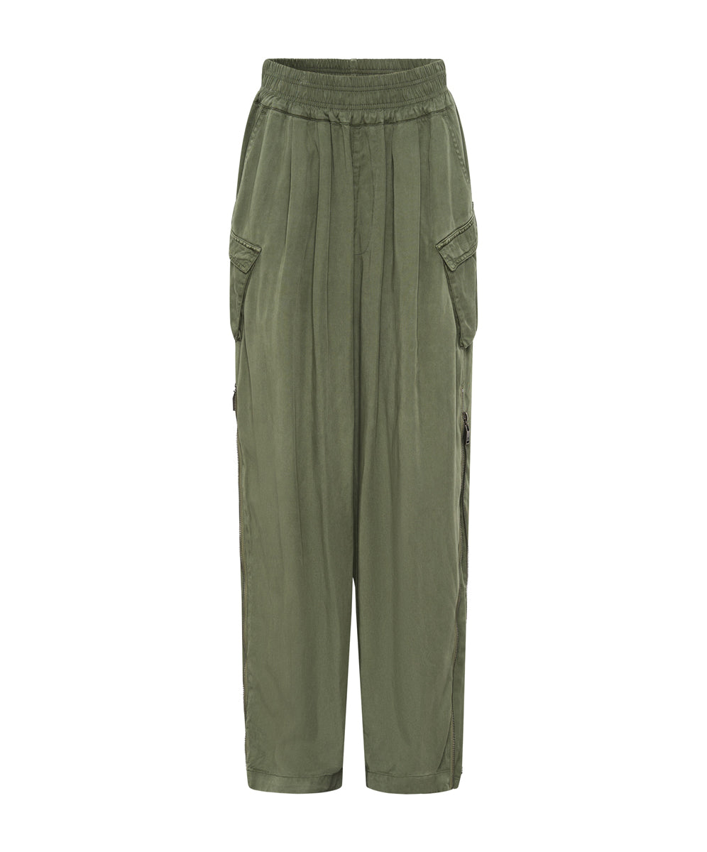 Products KHAKI TENCEL PARACHUTE PANTS