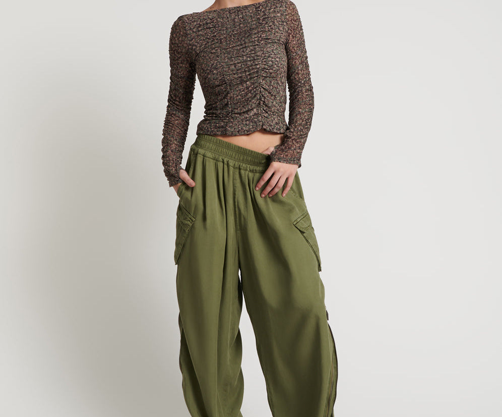 KHAKI TENCEL PARACHUTE PANTS