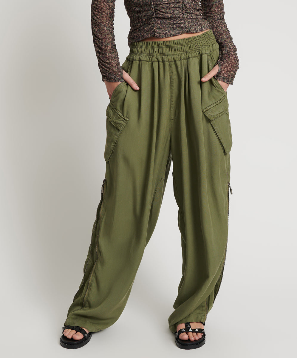 Products KHAKI TENCEL PARACHUTE PANTS