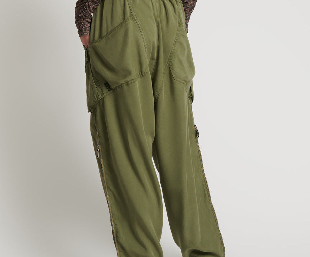 KHAKI TENCEL PARACHUTE PANTS