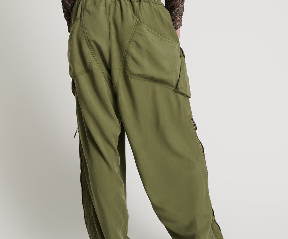 KHAKI TENCEL PARACHUTE PANTS