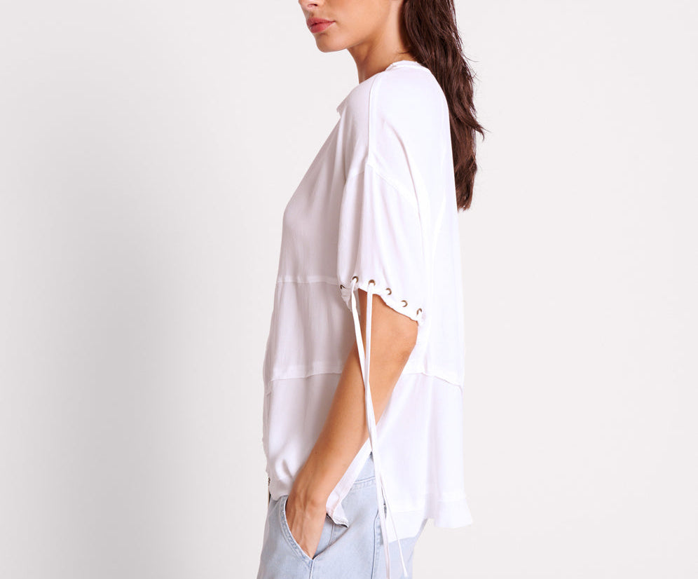 WHITE LACED CHARLESTON PANEL TEE