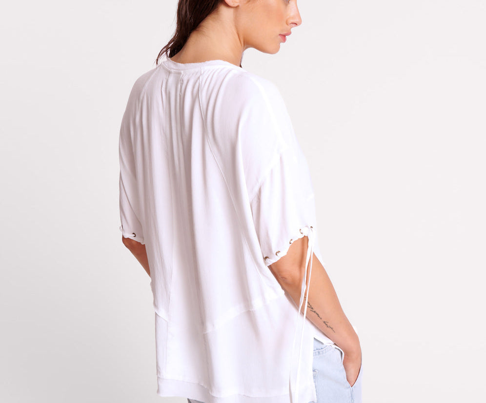 WHITE LACED CHARLESTON PANEL TEE