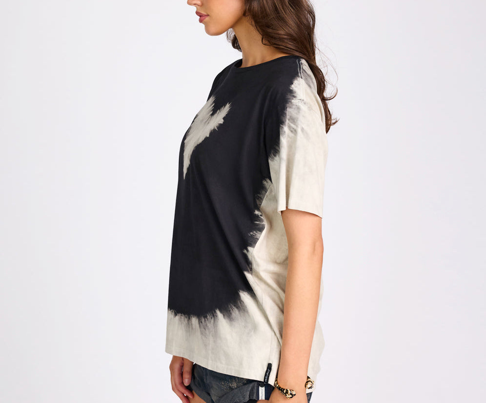Beaming Heart Boyfriend Tee - White and Black