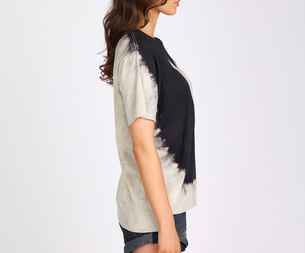 Beaming Heart Boyfriend Tee - White and Black