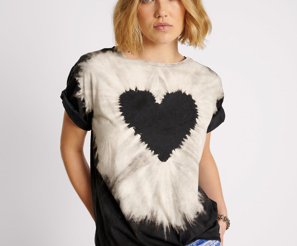 BLACK HEART TIE DYE UNISEX TEE