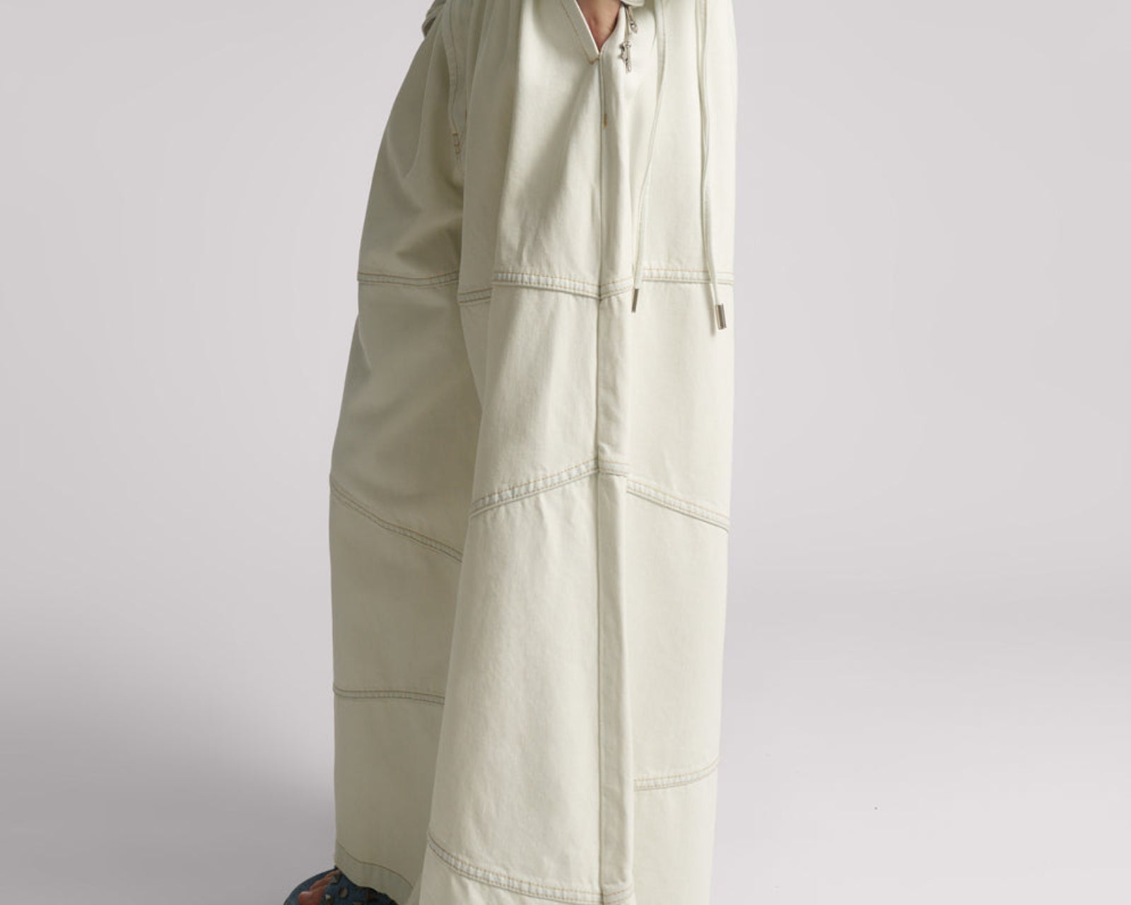 Daddios Low Waist Super Wide Leg Denim Jeans -  Blue Cream