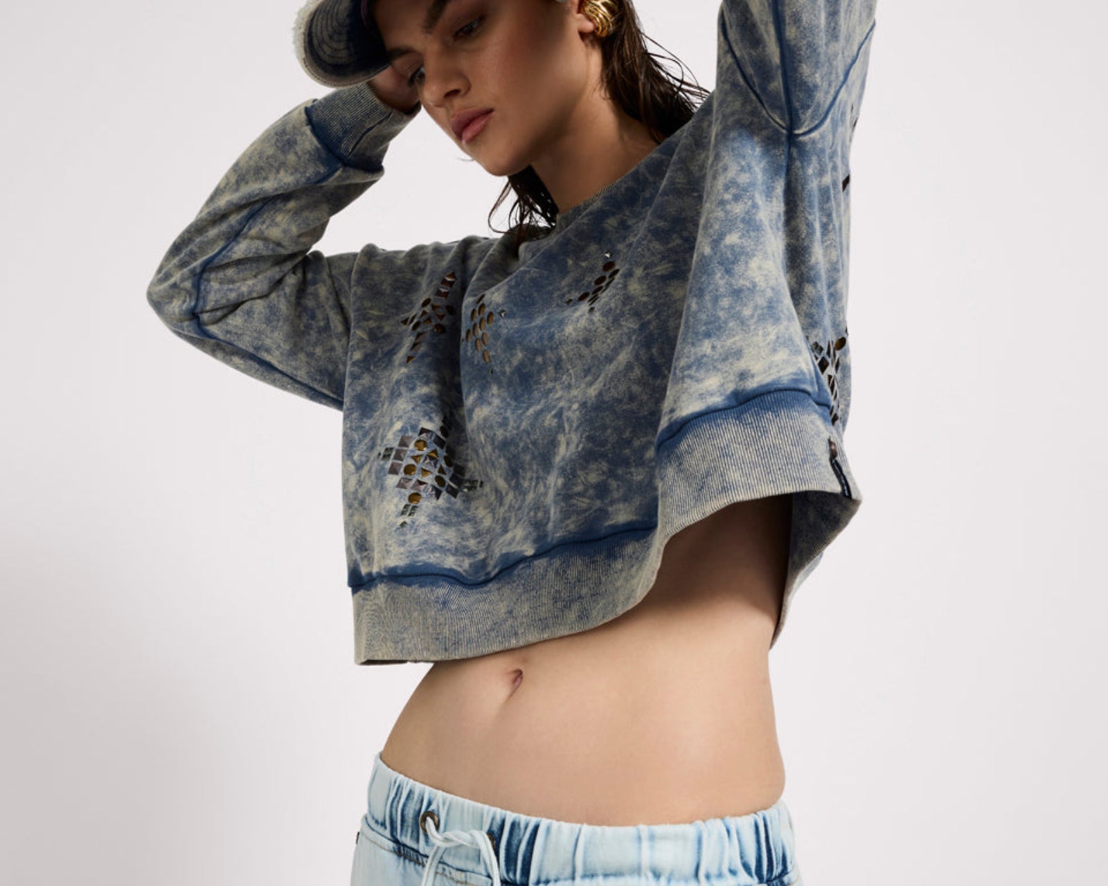 Fleece Cropped Star Studded Sweater - Acid Wash Blue