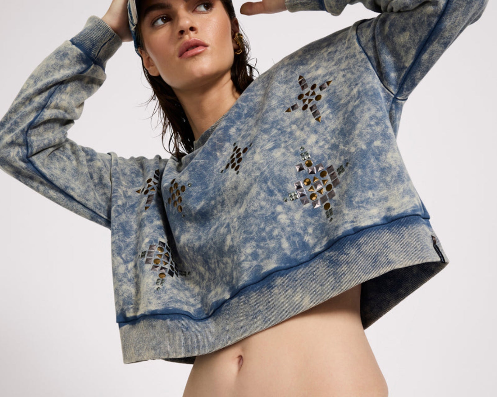 Fleece Cropped Star Studded Sweater - Acid Wash Blue