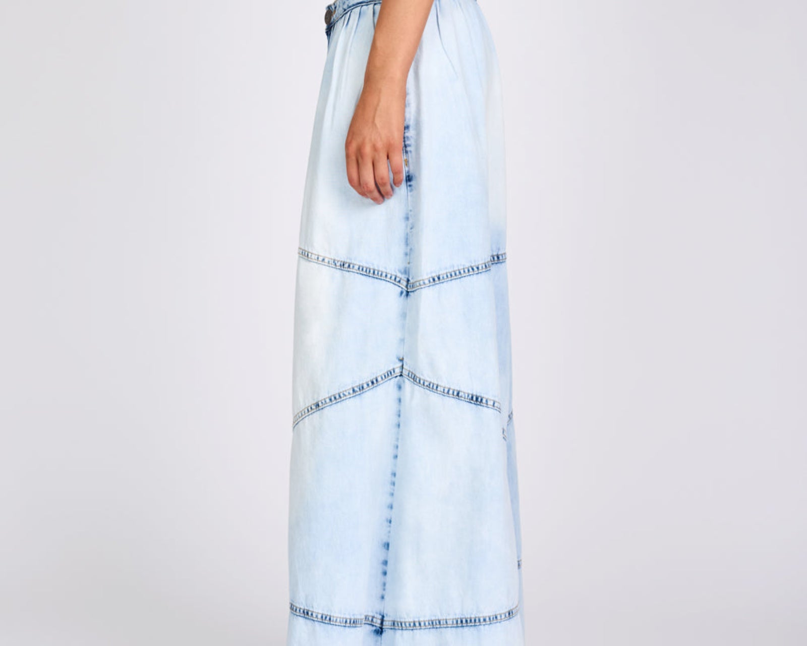 Daddios Low Waist Super Wide Leg Denim Jeans