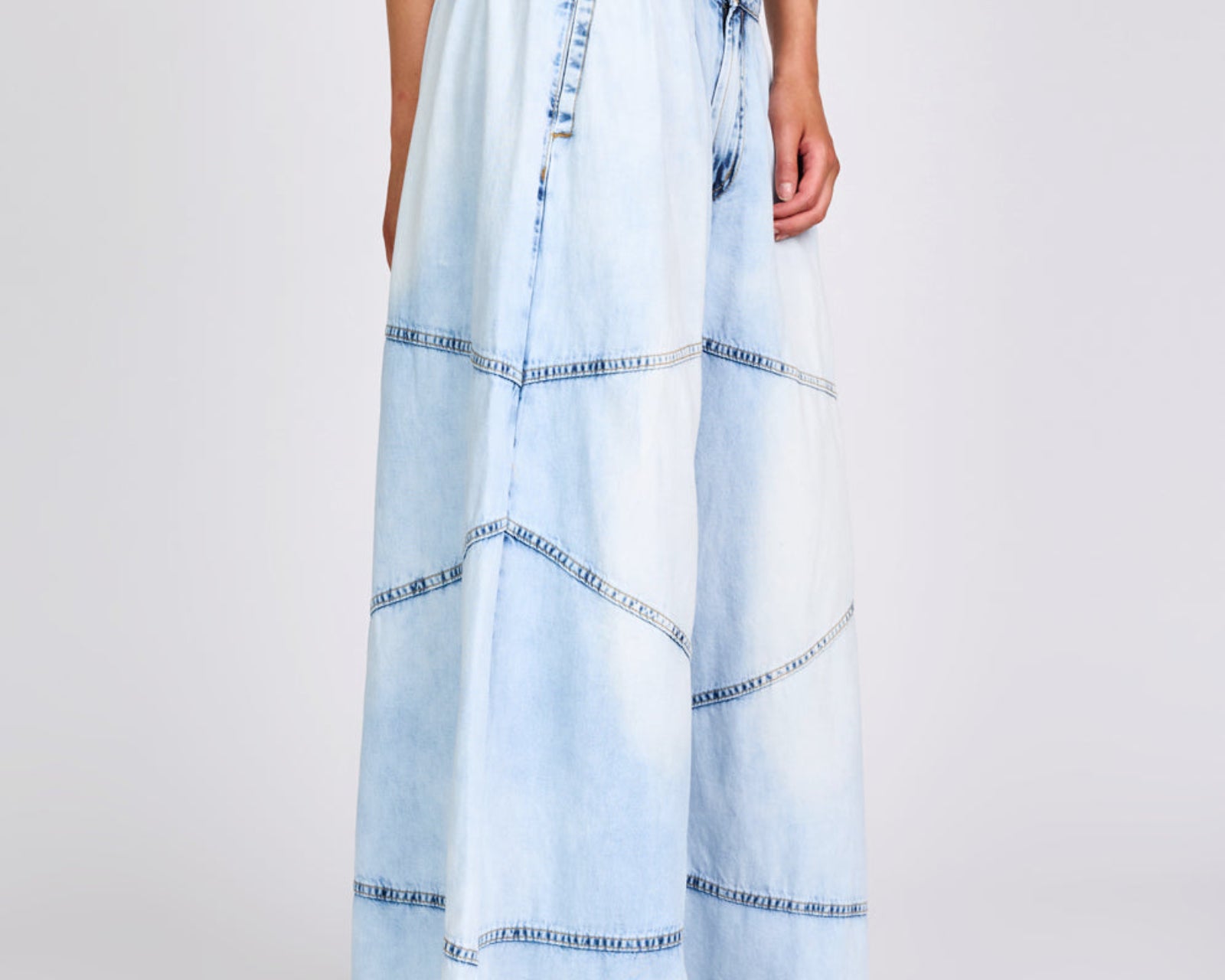 Daddios Low Waist Super Wide Leg Denim Jeans
