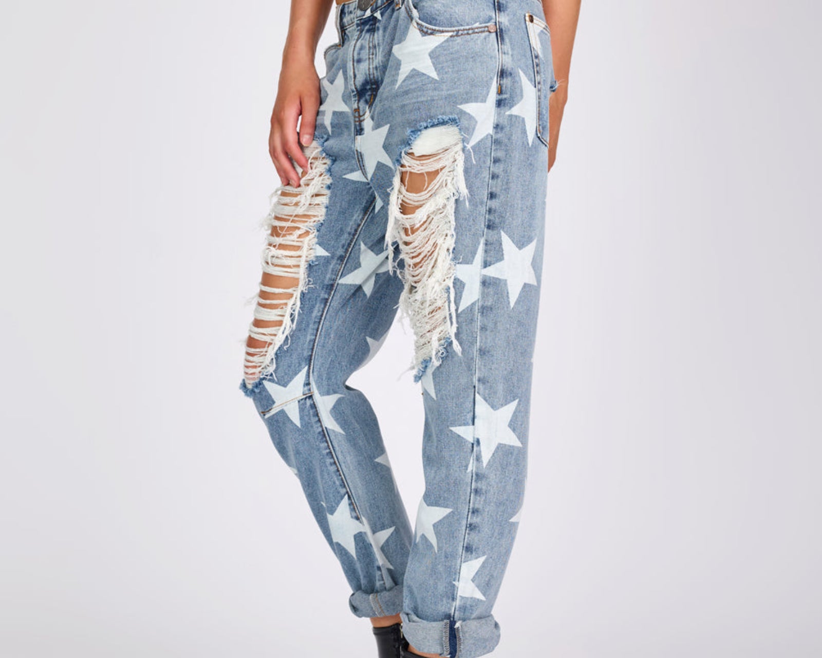 Saints Low Waist Boyfriend Denim Jeans - Starwash Blue
