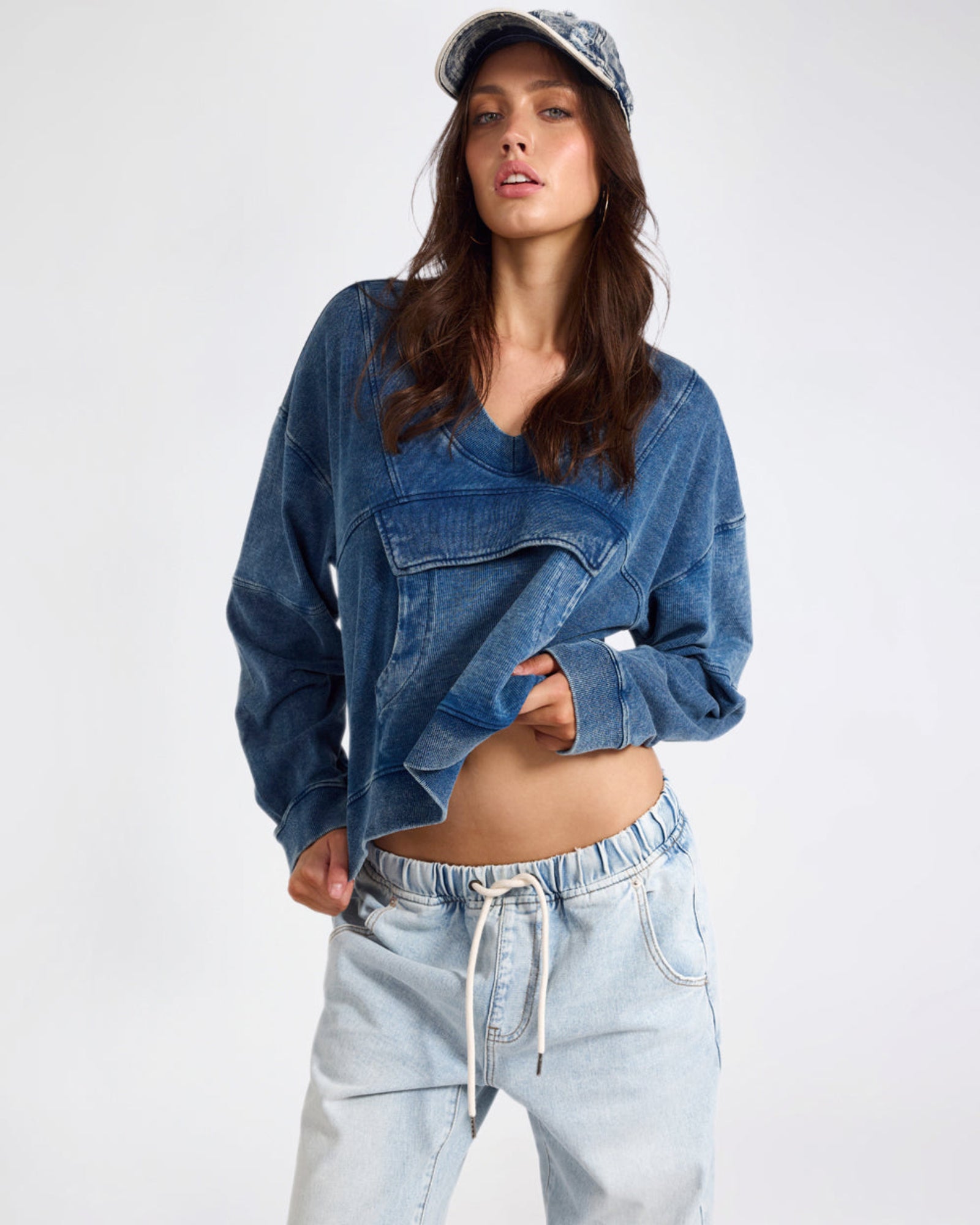 Retro Fade Panelled V Sweater - Washed Blue | One Teaspoon