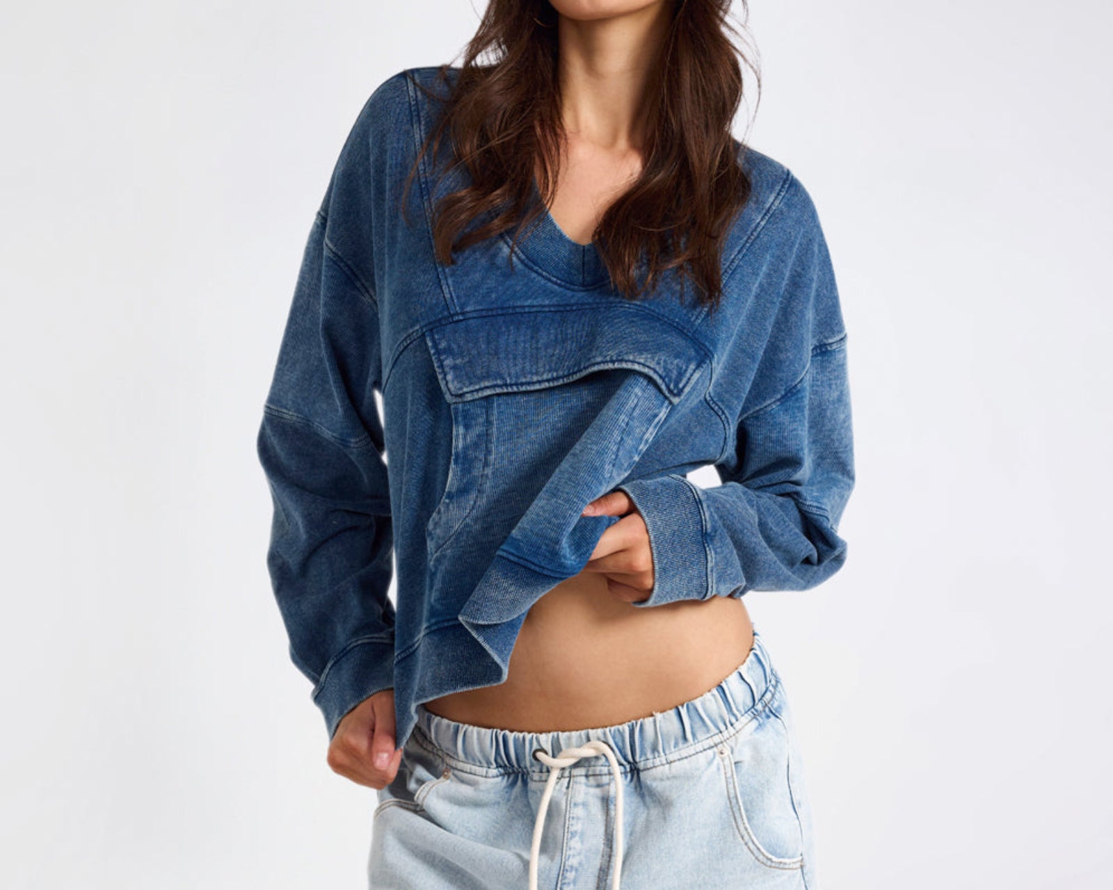 Retro Fade Panelled V Sweater - Washed Blue