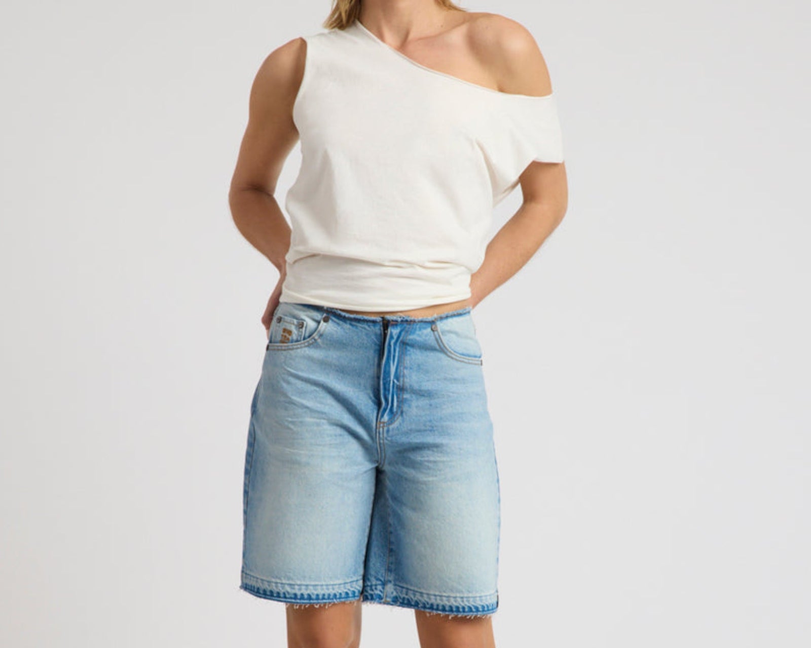Rambler Mid Waist Wide Leg Boyfriend Denim Shorts - Endless Summer Blue