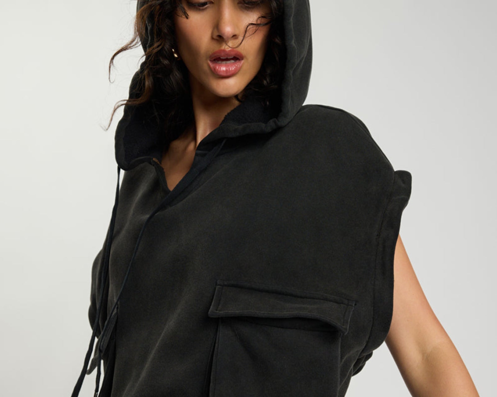 Puff Power Cropped Zip-Off Sleeve Hoodie  - Vintage Black