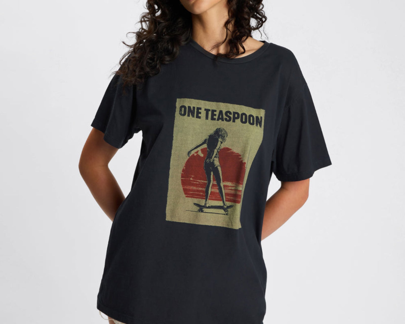 Skater Girl Boyfriend Tee - Black