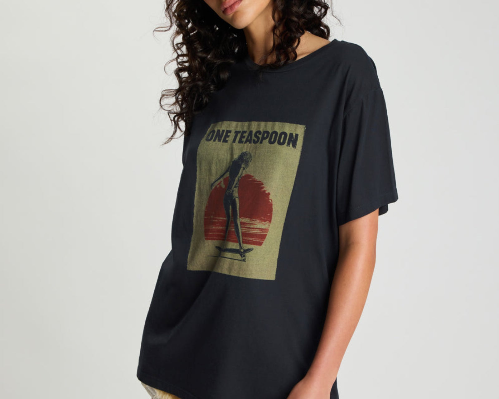 Skater Girl Boyfriend Tee - Black