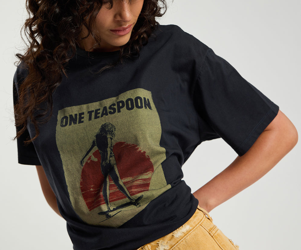 Skater Girl Boyfriend Tee - Black